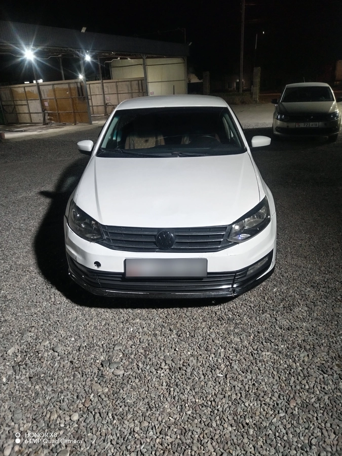 Volkswagen Polo V Рестайлинг 1.6 MT