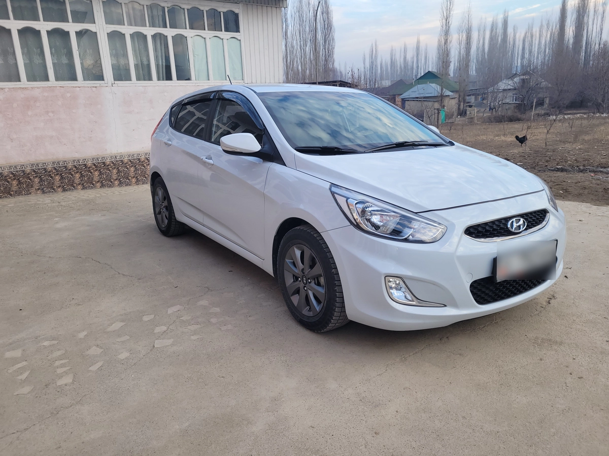 Открыть фото Hyundai Accent IV 1.4 CVT