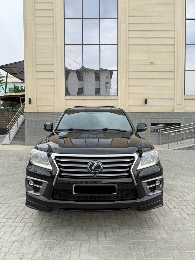 Lexus LX III Рестайлинг 570 5.7 AT 4WD