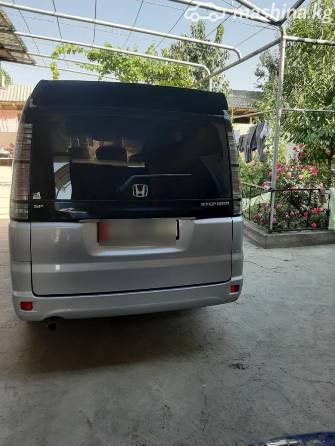 Honda Stepwgn II Рестайлинг 2.0 AT