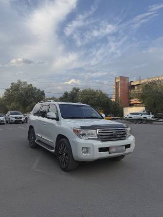 Toyota Land Cruiser 200 Series Рестайлинг 1 5.7 AT 4WD