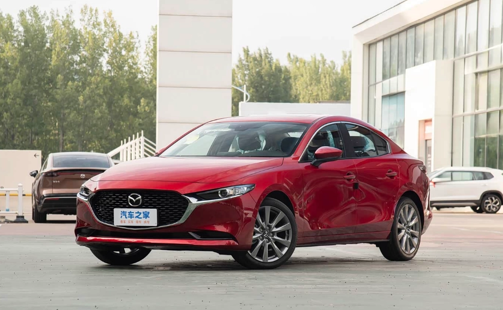 Mazda 3 IV (BP) 2.0 MT