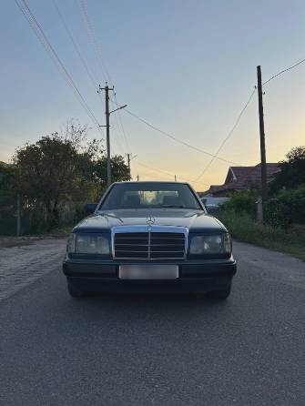 Mercedes-Benz W124 230 2.3 MT