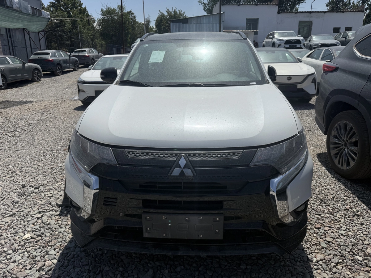 Mitsubishi Outlander III Рестайлинг 3 2.4 CVT 4WD