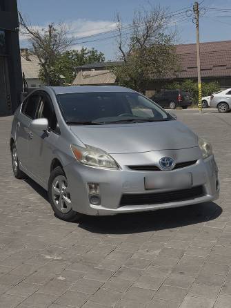 Toyota Prius III (XW30) 1.8hyb AT