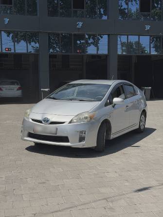 Toyota Prius III (XW30) 1.8hyb AT