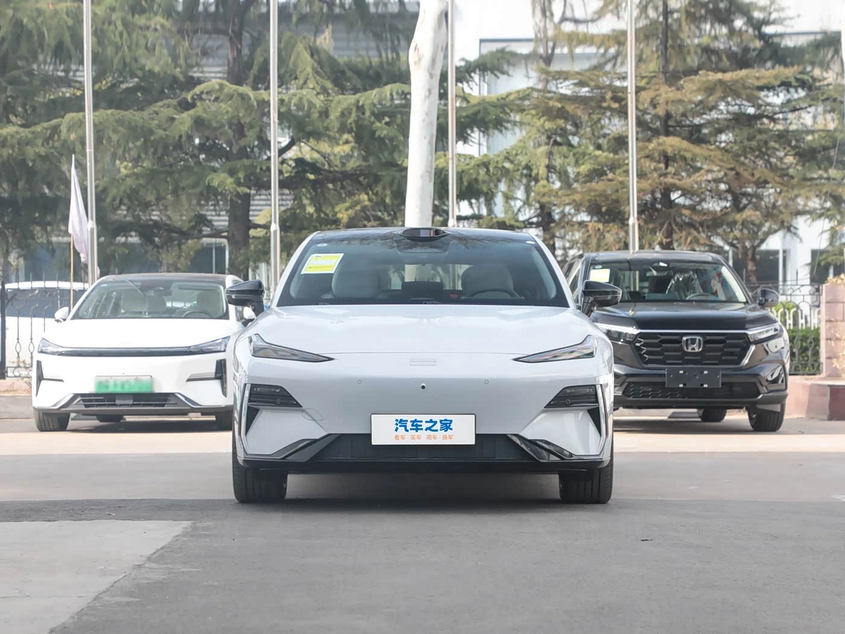 Geely Galaxy E8 620 Electro AT 4WD