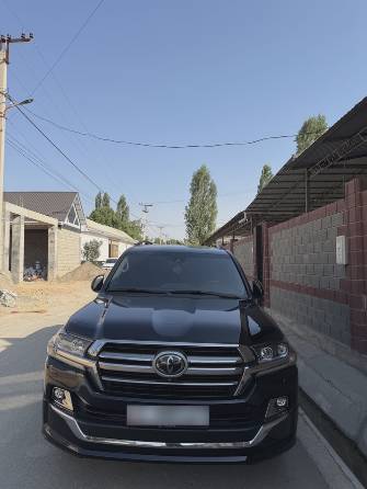 Toyota Land Cruiser 200 Series Рестайлинг 2 4.6 AT 4WD