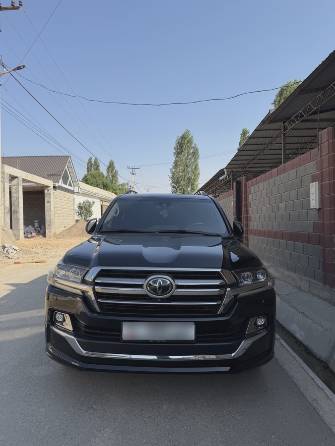 Toyota Land Cruiser 200 Series Рестайлинг 2 4.6 AT 4WD