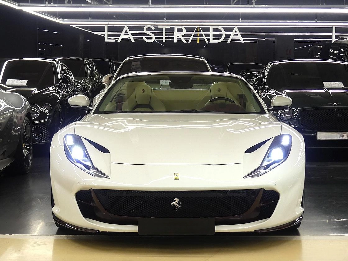 Ferrari 812 Superfast 6.5 AMT