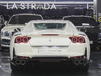Ferrari 812 Superfast 6.5 AMT