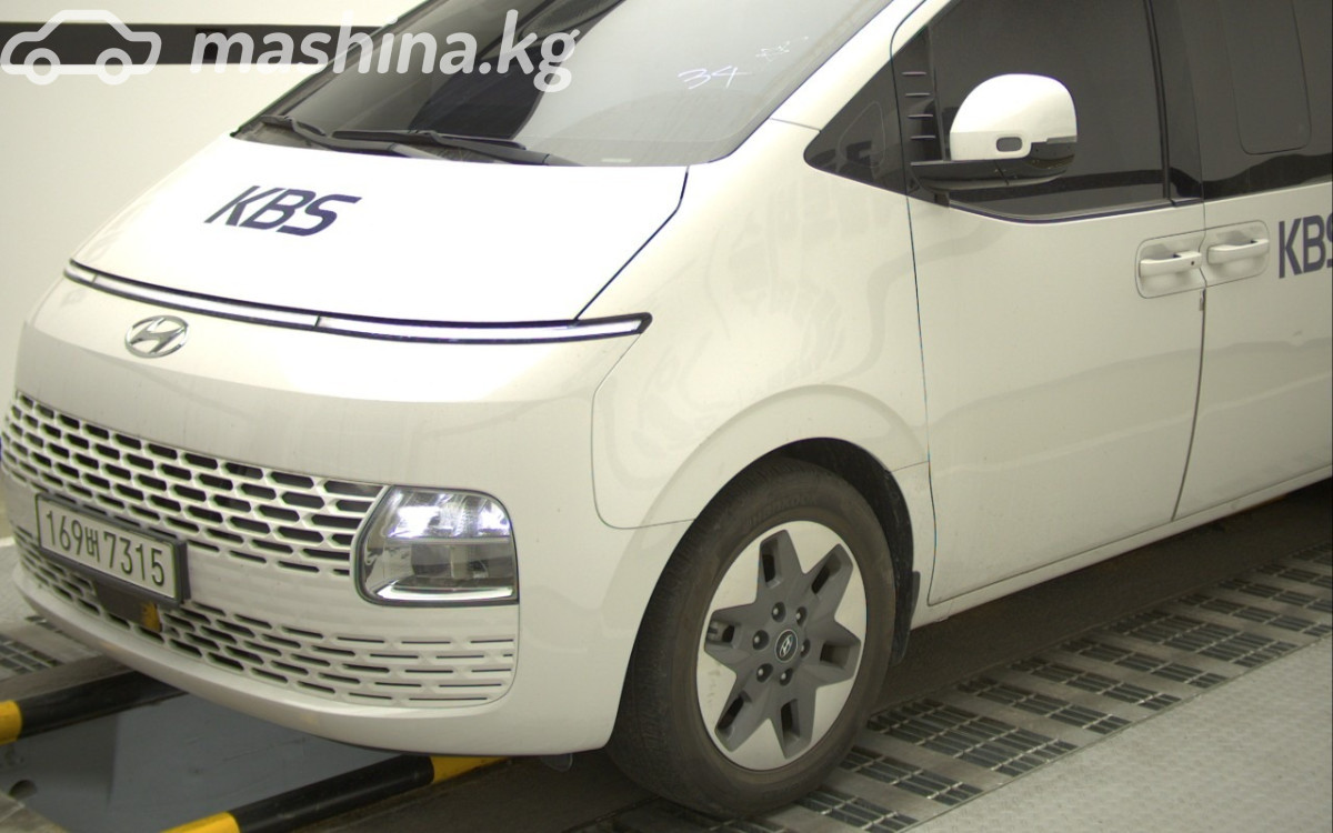 Hyundai Staria 2.2d AT 4WD