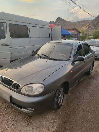 Chevrolet Lanos I 1.5 MT