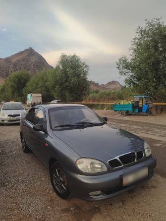 Chevrolet Lanos I 1.5 MT