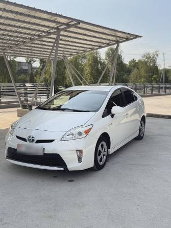 Toyota Prius III Рестайлинг (XW30) 1.8hyb AT