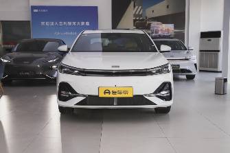 Geely Galaxy A7 1.5hyb AT