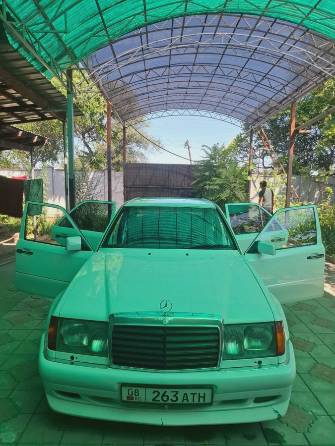 Mercedes-Benz W124 300 3.0 AT