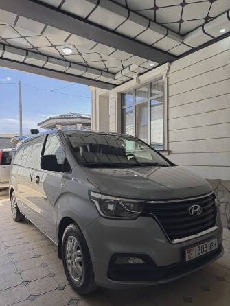 Hyundai Starex (H-1) Hyundai Starex (H-1) II Рестайлинг 2 2.5d AT