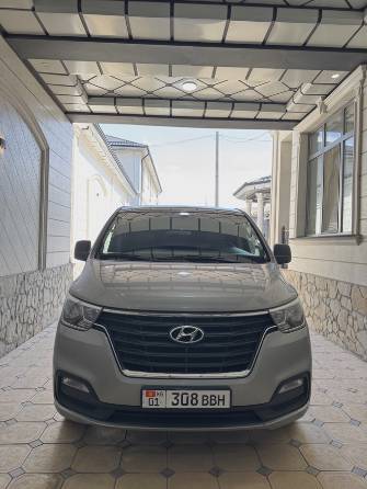 Hyundai Starex (H-1) Hyundai Starex (H-1) II Рестайлинг 2 2.5d AT