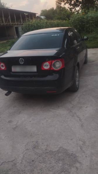 Volkswagen Jetta V 1.6 MT