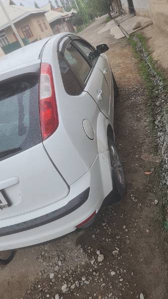 Ford Focus II 1.4 MT