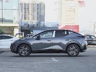 Lynk & Co Z20 Electro AT