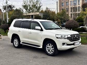 Toyota Land Cruiser 200 Series Рестайлинг 2 4.6 AT 4WD