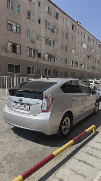 Toyota Prius III Рестайлинг (XW30) 1.8hyb AT