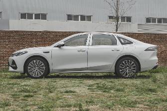 Geely Galaxy A7 1.5hyb AT