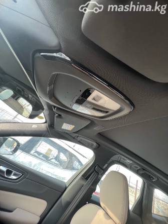 Volvo XC60 II Рестайлинг 2.0 AT
