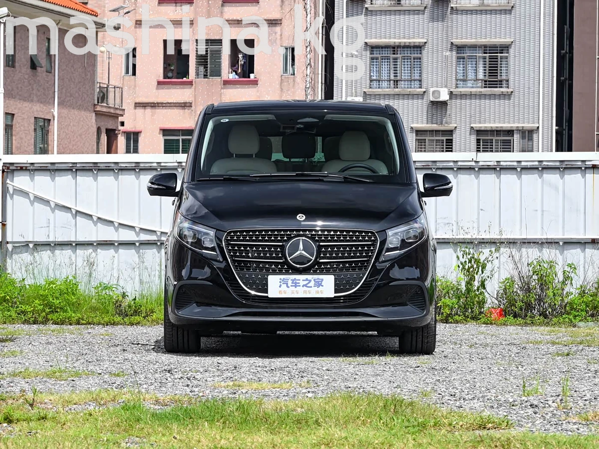 Открыть фото Mercedes-Benz V-Класс III (W447) Рестайлинг 250 длинный 2.0 AT