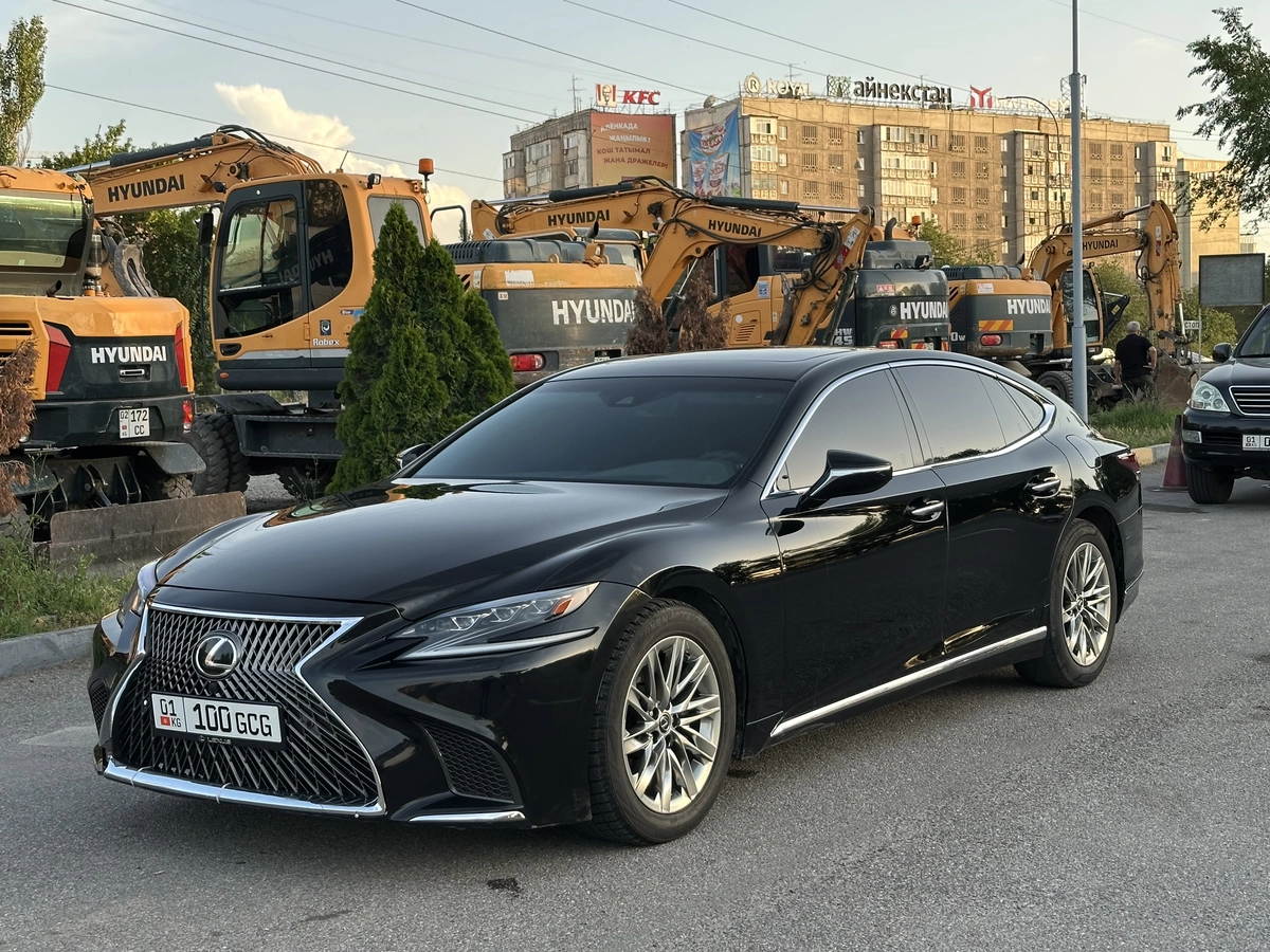 Lexus LS V 500 3.4 AT 4WD