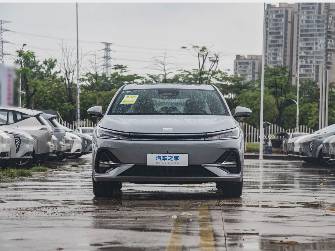 Geely Galaxy A7 1.5hyb AT