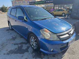 Honda Stream I Рестайлинг 2.0 AT
