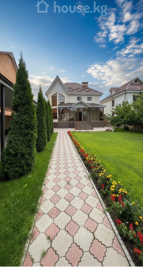 Дом, 6 и более комнат, 327 м2