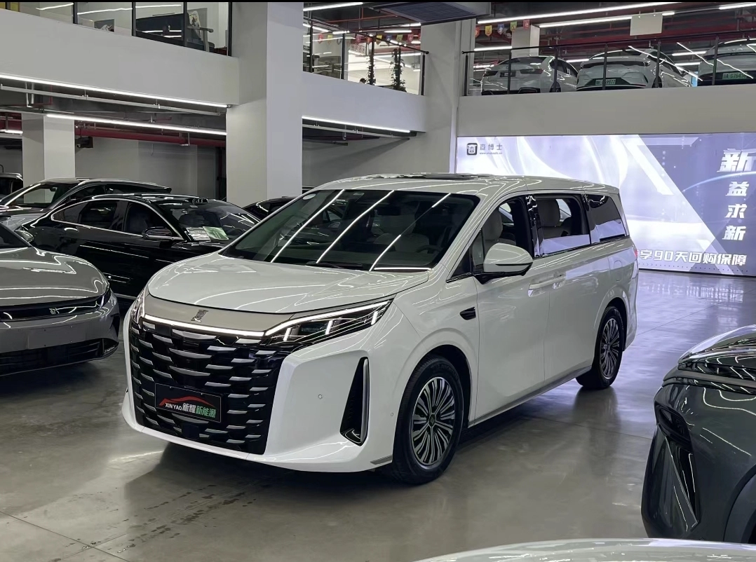 BYD Xia 36.6 kWh 1.5hyb CVT