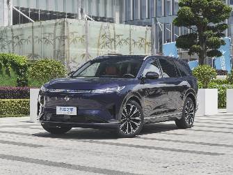 Dongfeng eπ 008 82.28 kWh 1.5hyb AT 4WD