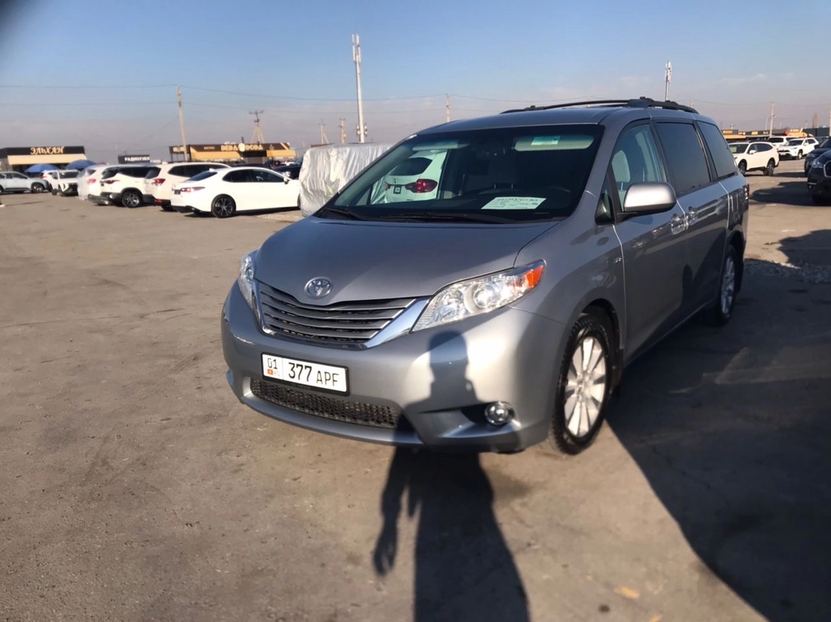 Toyota Sienna III Рестайлинг 3.5 AT 4WD