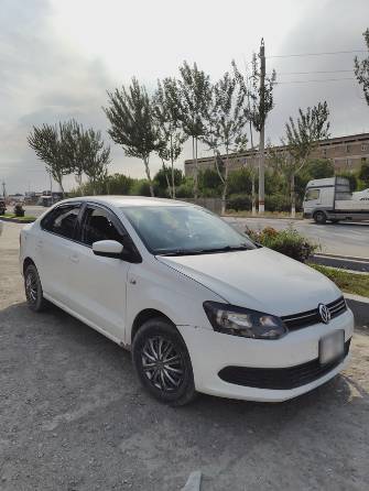Volkswagen Polo V 1.6 AT