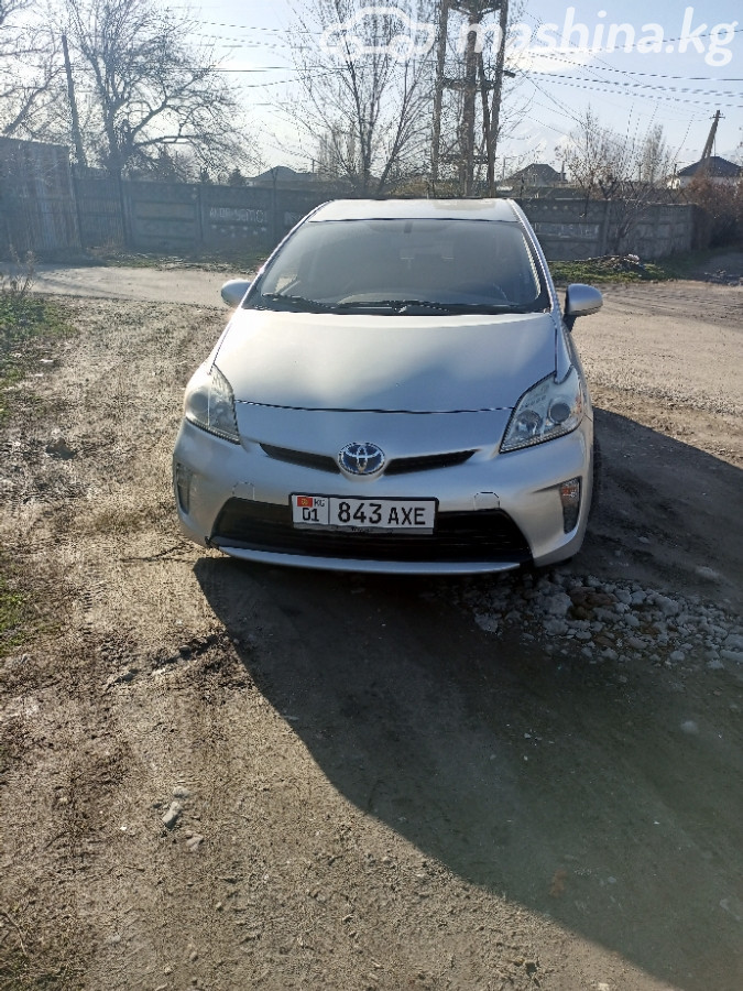 Открыть фото Toyota Prius III Рестайлинг (XW30) 1.8hyb AT