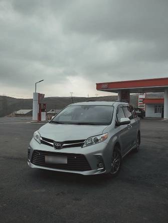 Toyota Sienna III Рестайлинг 2 3.5 AT