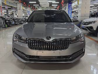 Skoda Superb III 1.4 MT