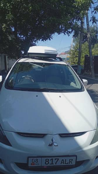 Mitsubishi Grandis 2.4 AT