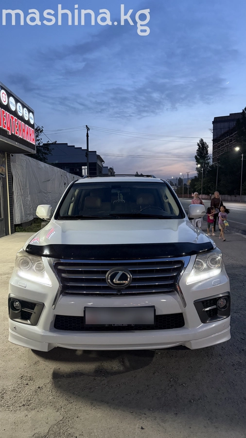 Lexus LX III 570 5.7 AT 4WD