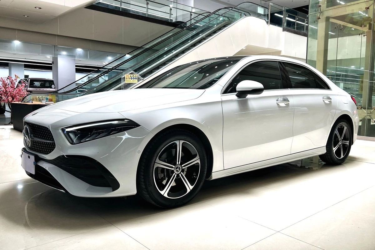 Mercedes-Benz A-Класс IV (W177) Рестайлинг 200 Long 1.3 AMT