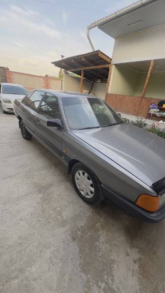 Audi 100 III (C3) Рестайлинг 2.3 MT