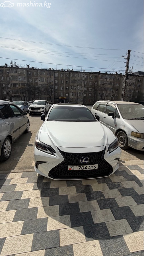 Открыть фото Lexus ES VII 300h 2.5hyb CVT