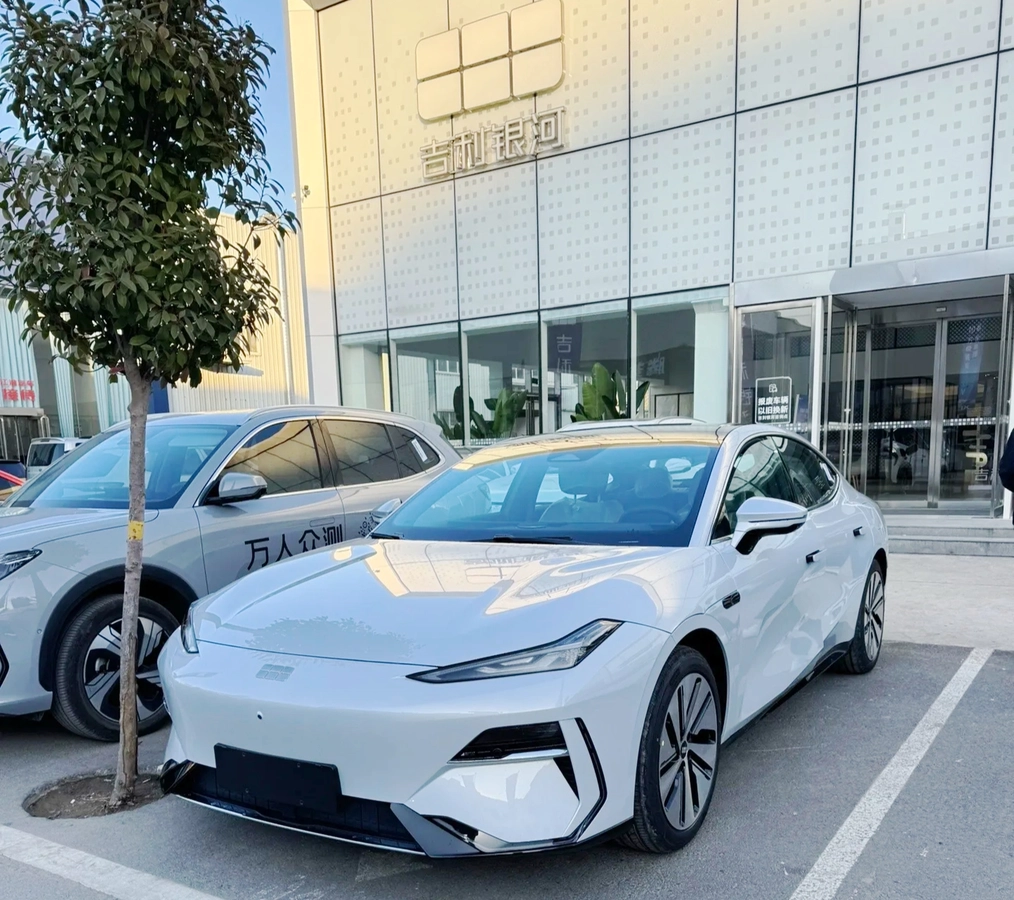 Geely Galaxy E8 665 Electro AT