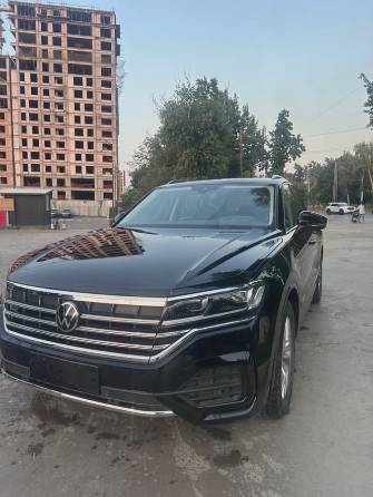Volkswagen Touareg III Рестайлинг 2.0 AT 4WD