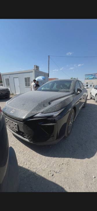 Lexus ES VII Рестайлинг 2 300h 2.5hyb CVT